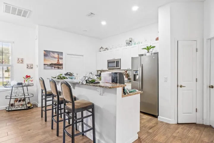 1035_34th_Avenue_SW-114_25