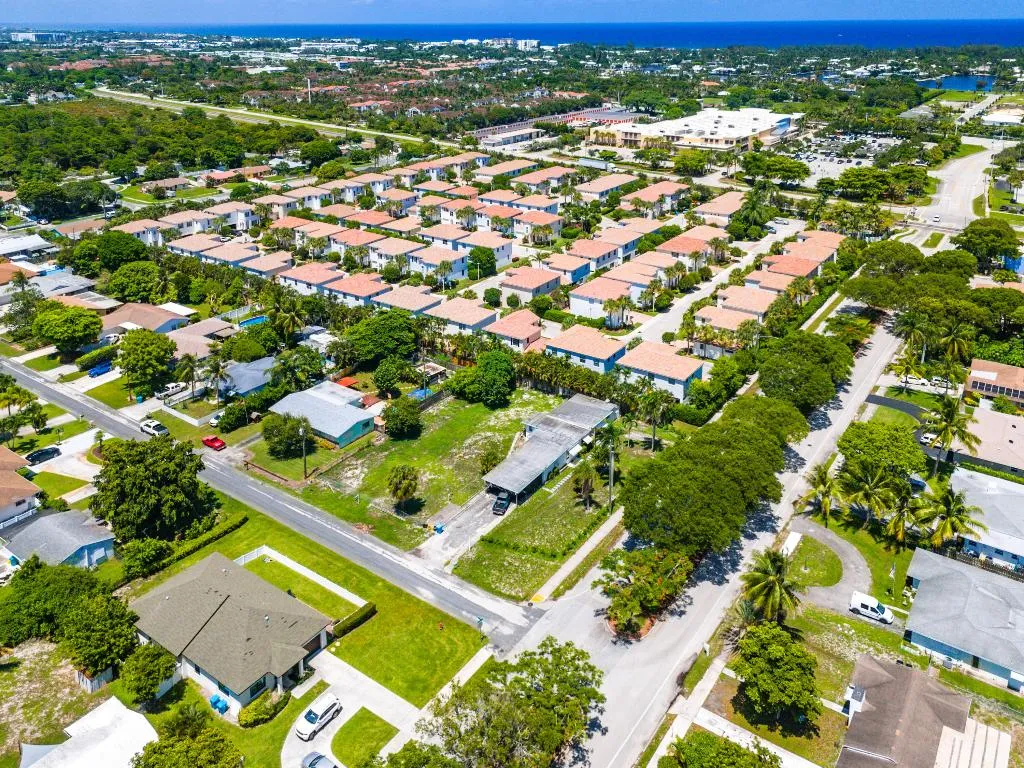 001-335GulfstreamBoulevard-BoyntonBeach-