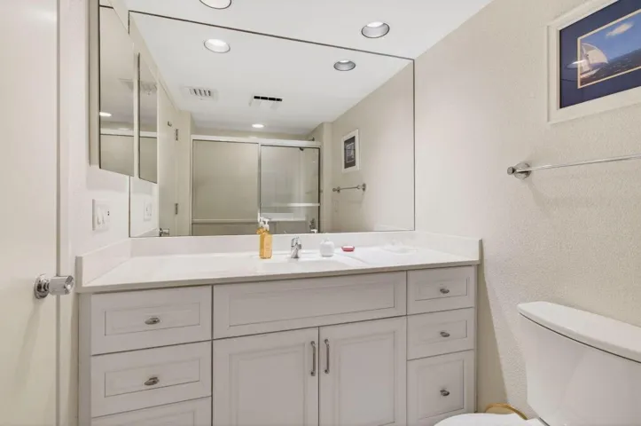 2nd Bathroom