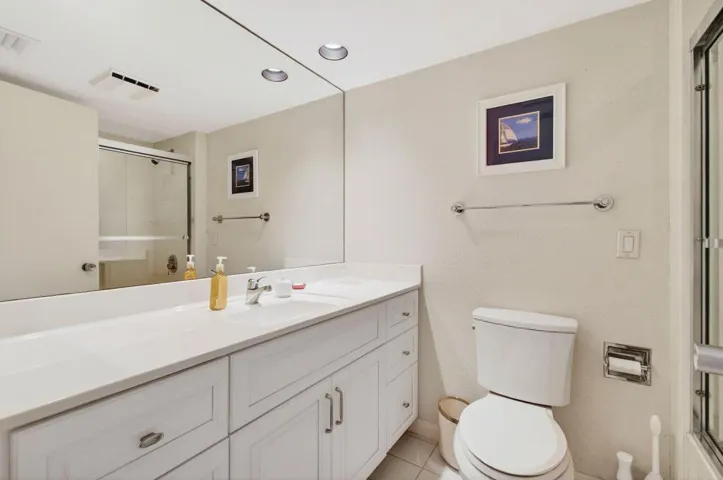 2nd Bathroom