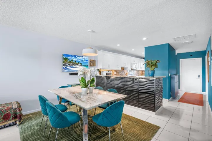 12-web-or-mls-A7403080
