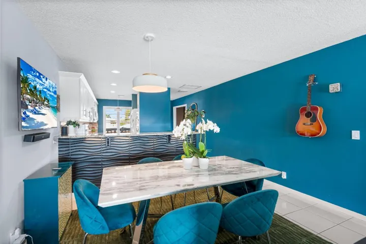 12-web-or-mls-A7403080