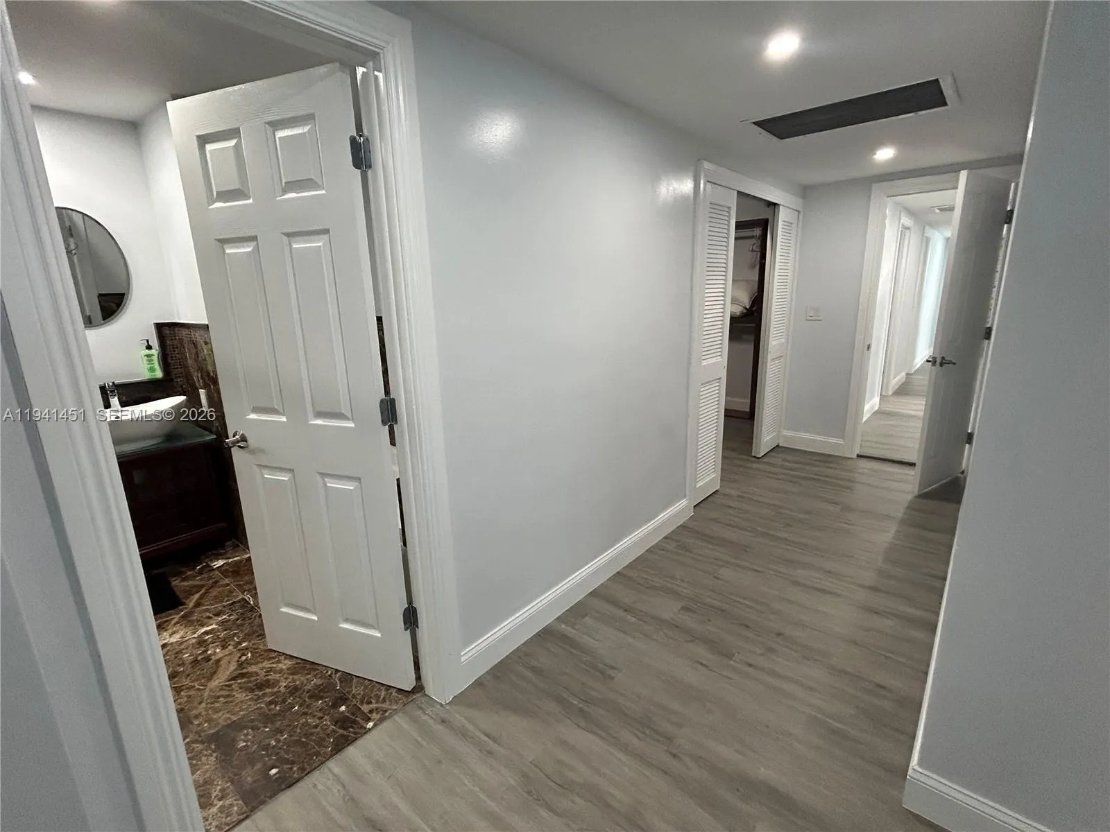 Master Bedroom Foyer