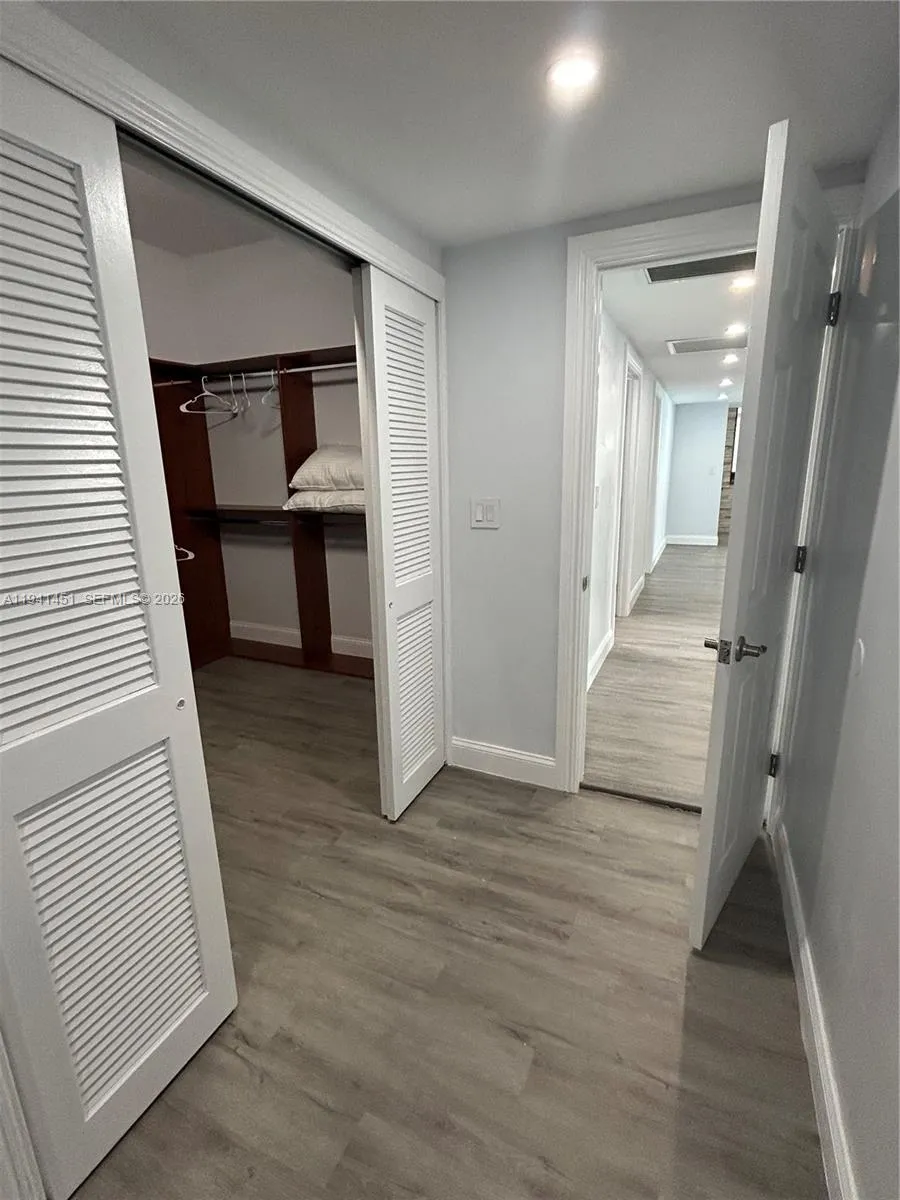 Master Bedroom Closet Entryway