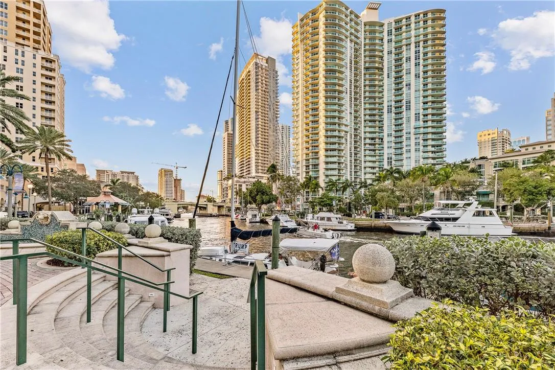 The New River is just around the corner, offering beautiful views, walking trails, and easy access to the water taxi and trolley.