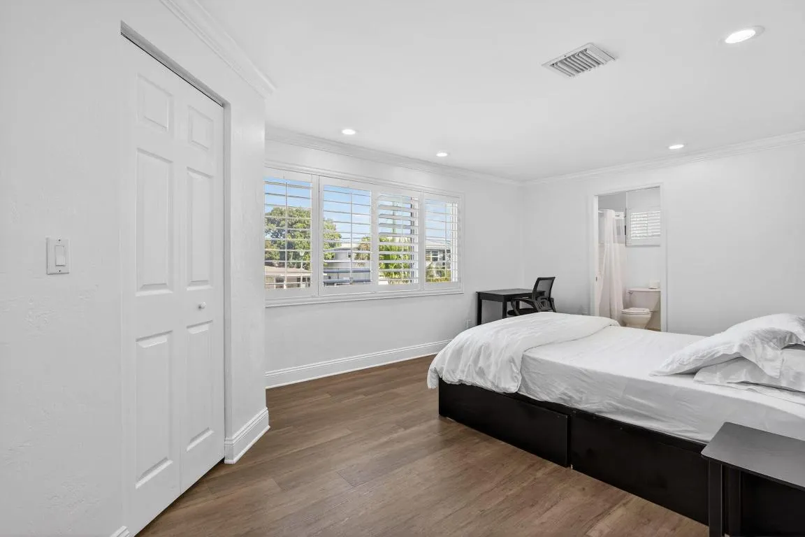 49-web-or-mls-736-6885