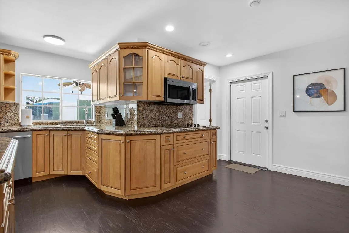 25-web-or-mls-736-6759