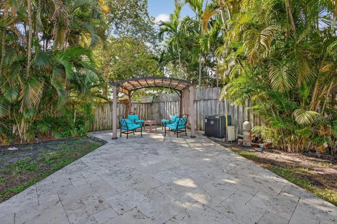 8-web-or-mls-736-6667