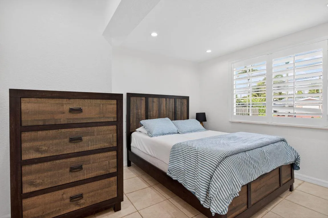 61-web-or-mls-736-6950