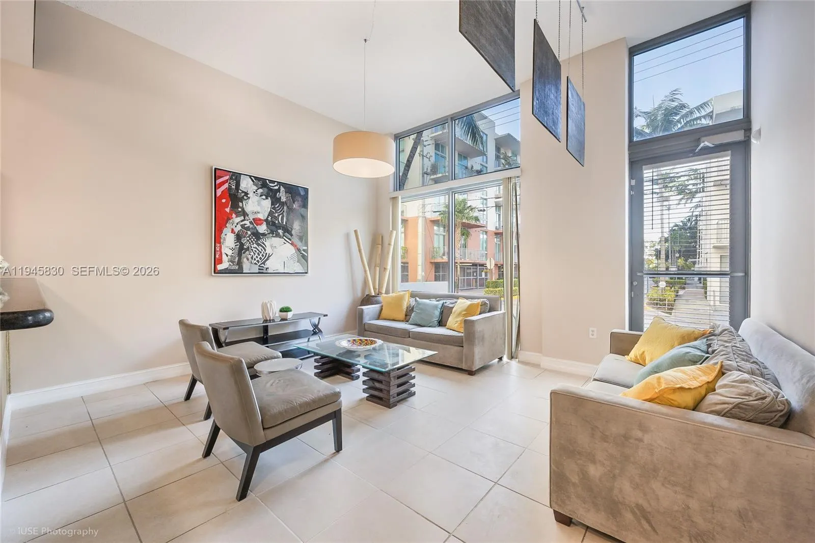 Living room with a separate entrance from the street