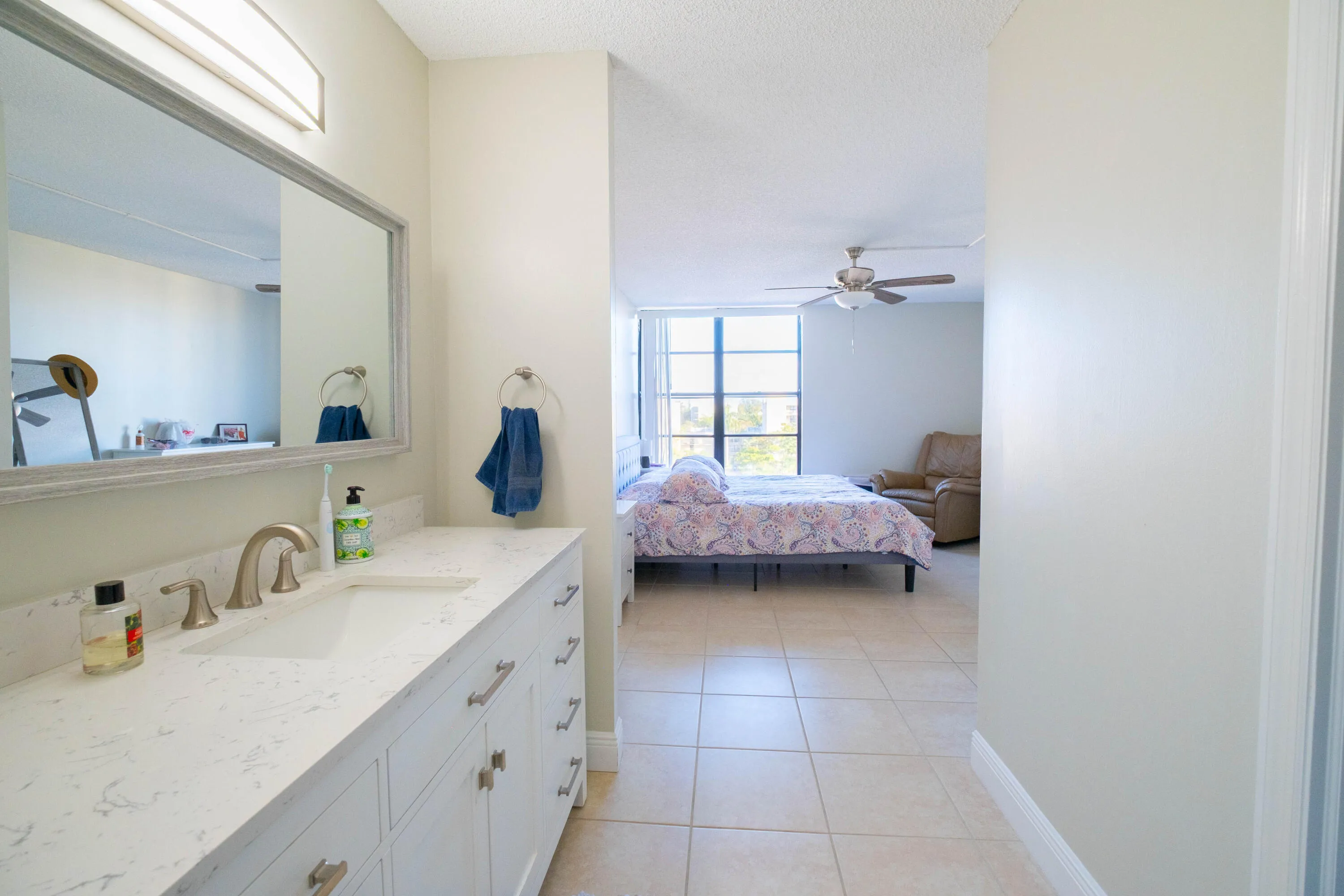 BOCA BAYOU MASTER BEDROOM VANITY