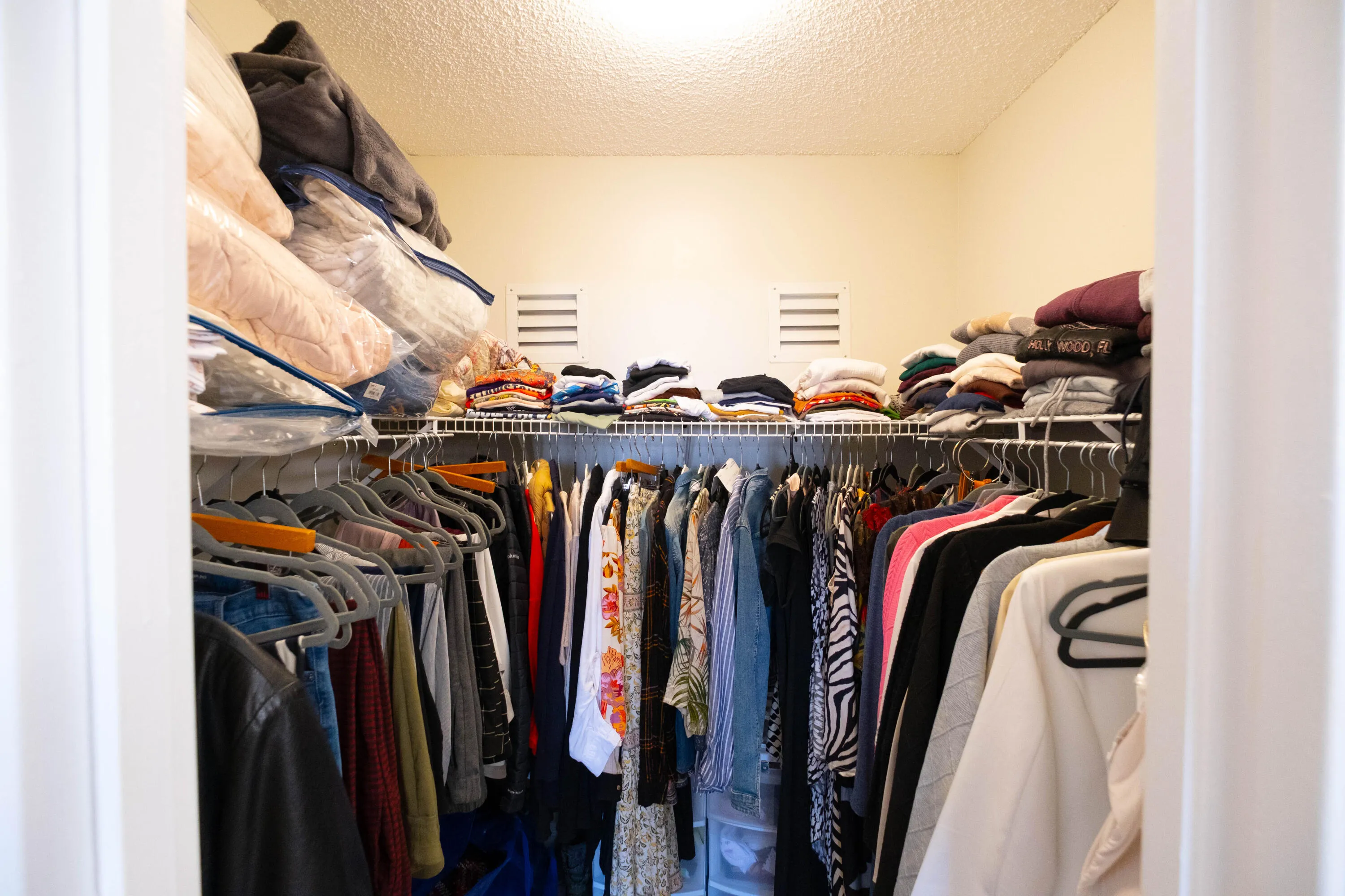 BOCA BAYOU CLOSET