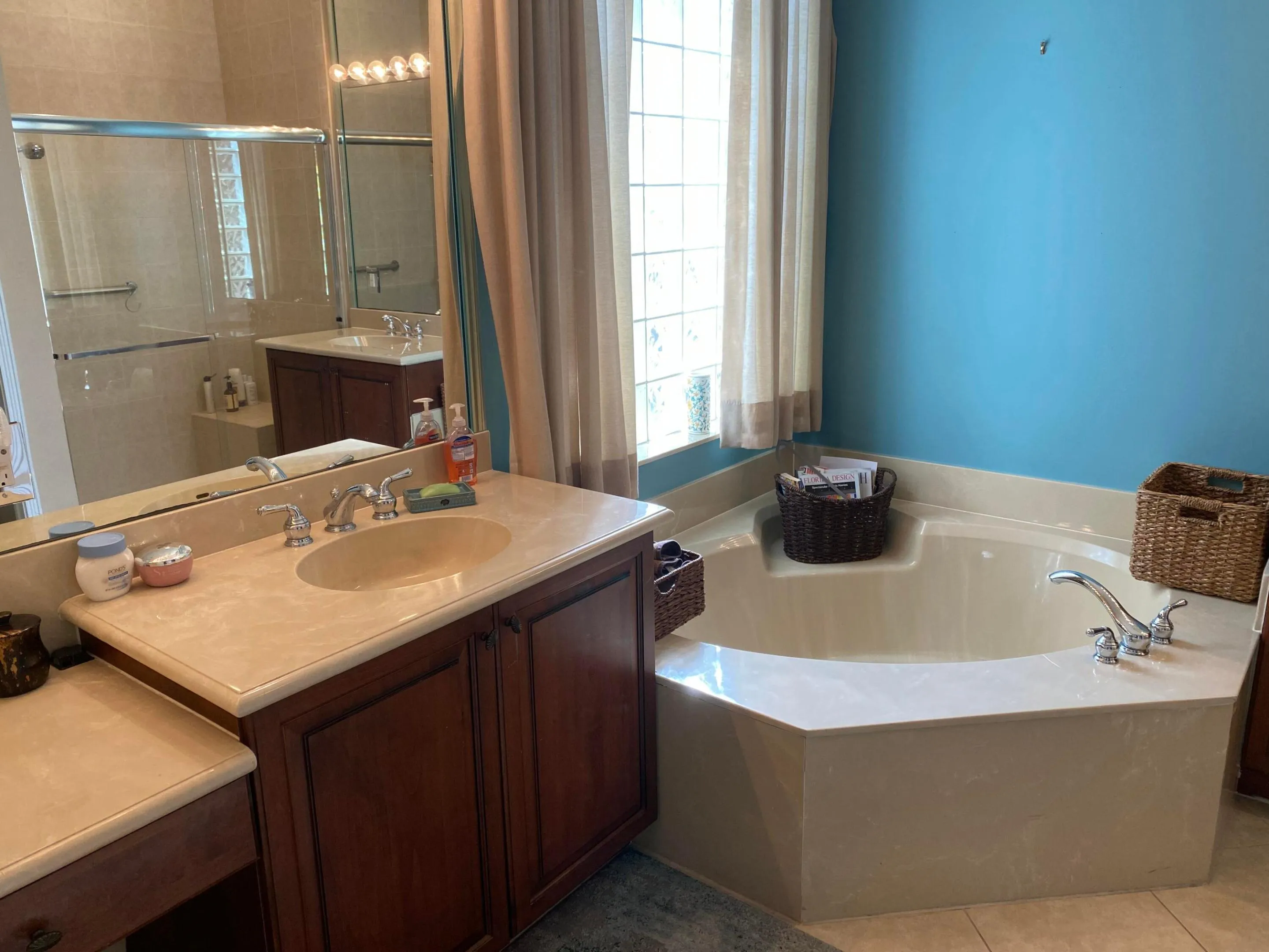 MASTER BATH