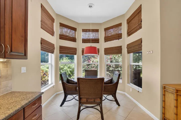 Eat-In-Kitchen