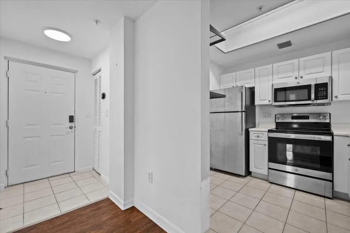 Entry/ Kitchen