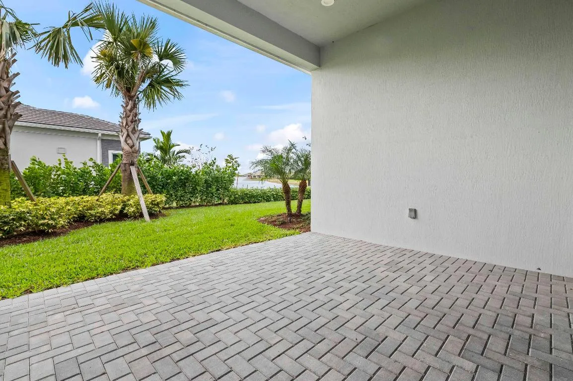 55 Patio 01