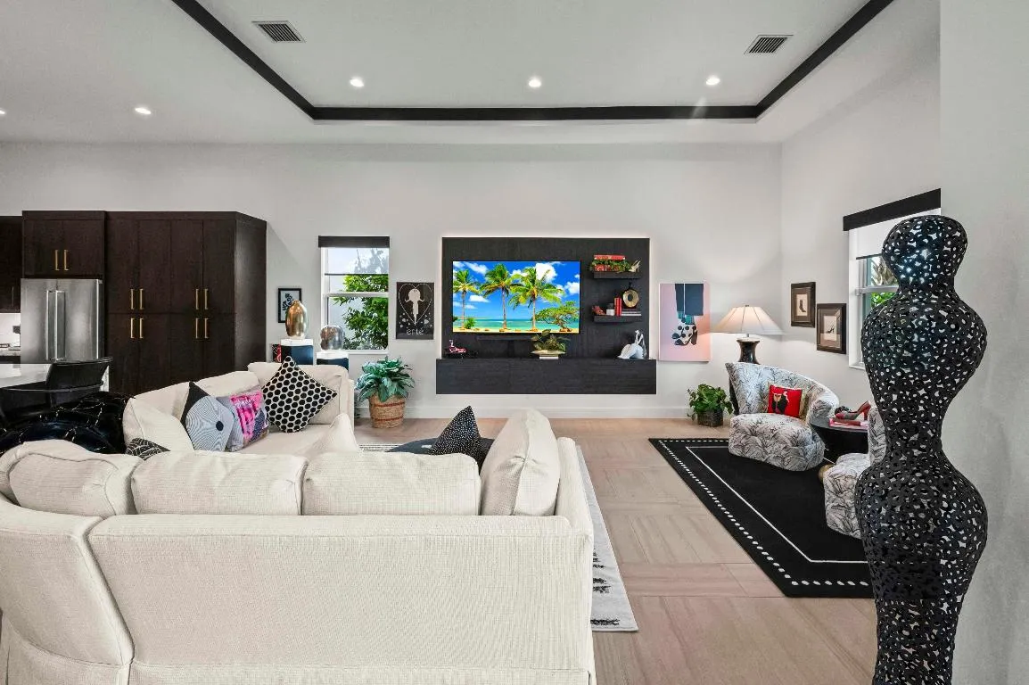 22 Living Room 01