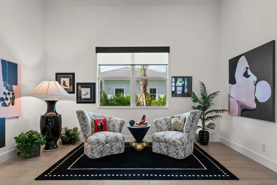 27 Living Room 01