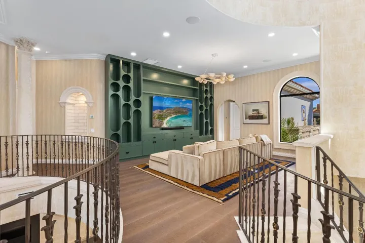 Upstairs lounge