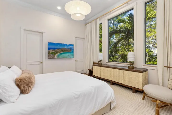 Guest bedroom