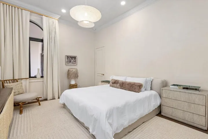 Guest bedroom