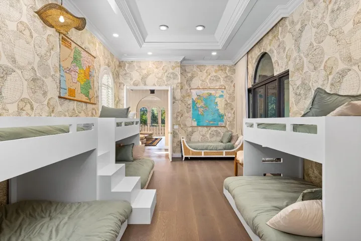 Guest bedroom