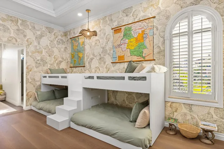 Guest bedroom