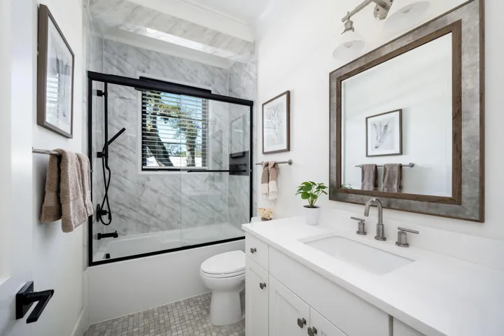 32-web-or-mls-506 Conn Way-32