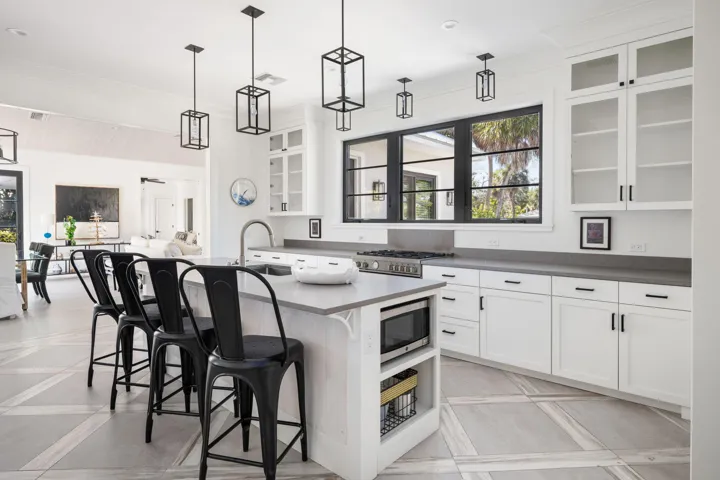 18-web-or-mls-506 Conn Way-18