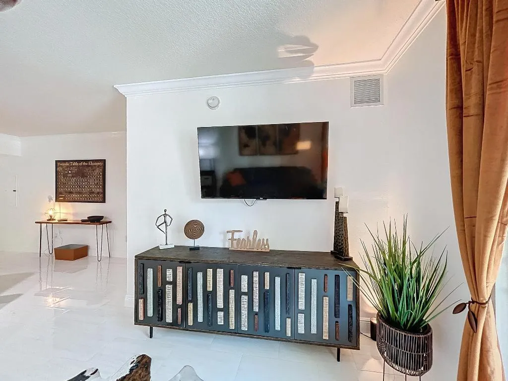 600 S Dixie Highway #630-11