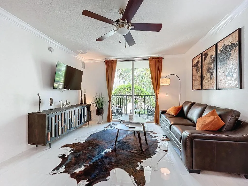 600 S Dixie Highway #630-10