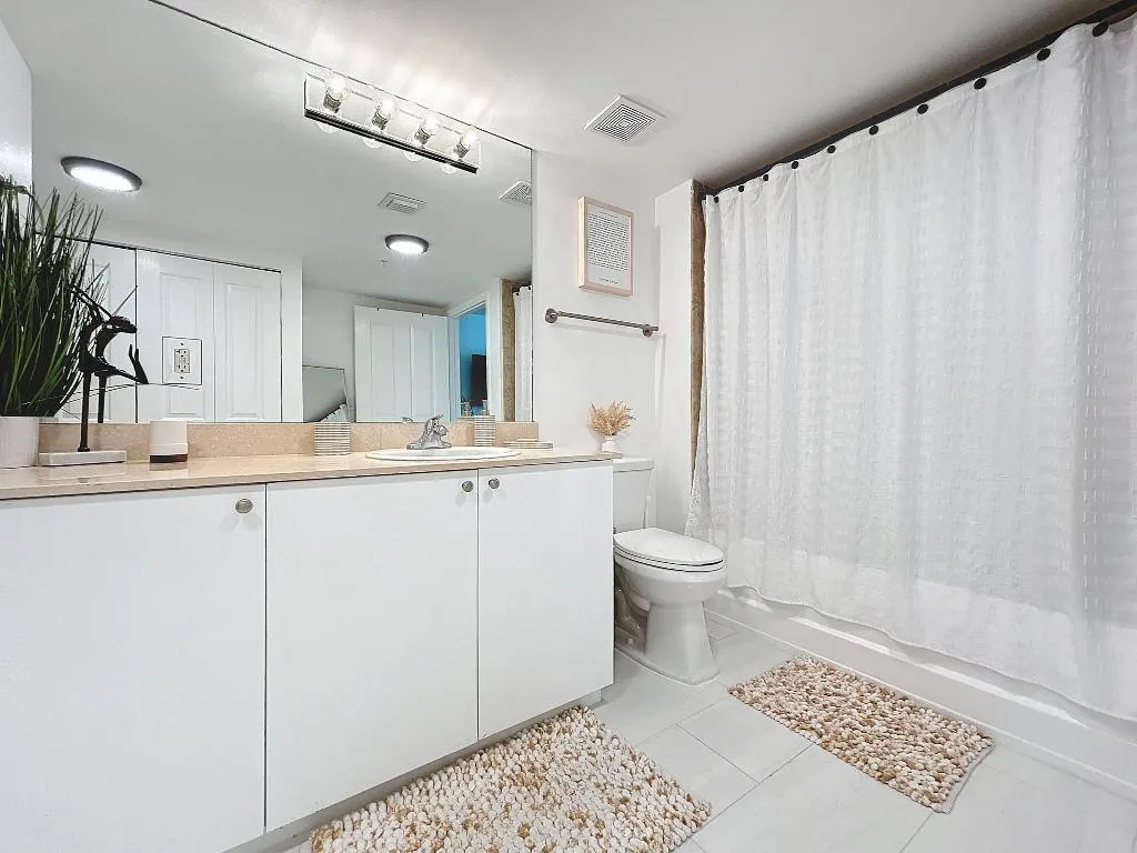 600 S Dixie Highway #630-21