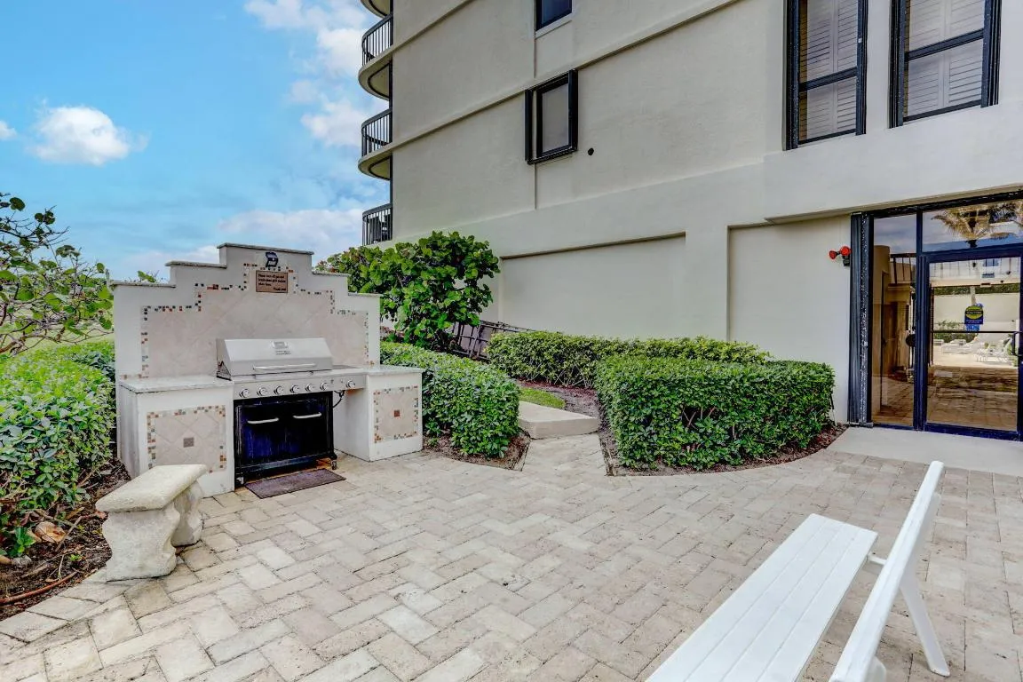 Grill/Picnic Area