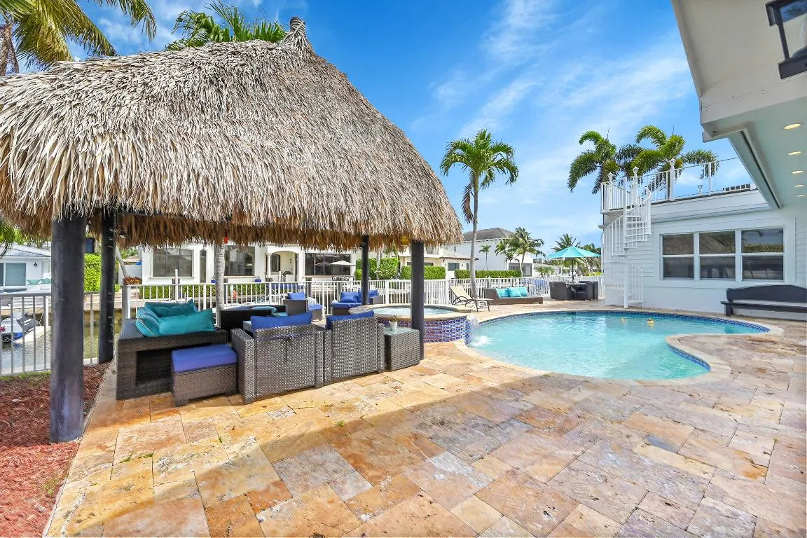 Tiki Hut