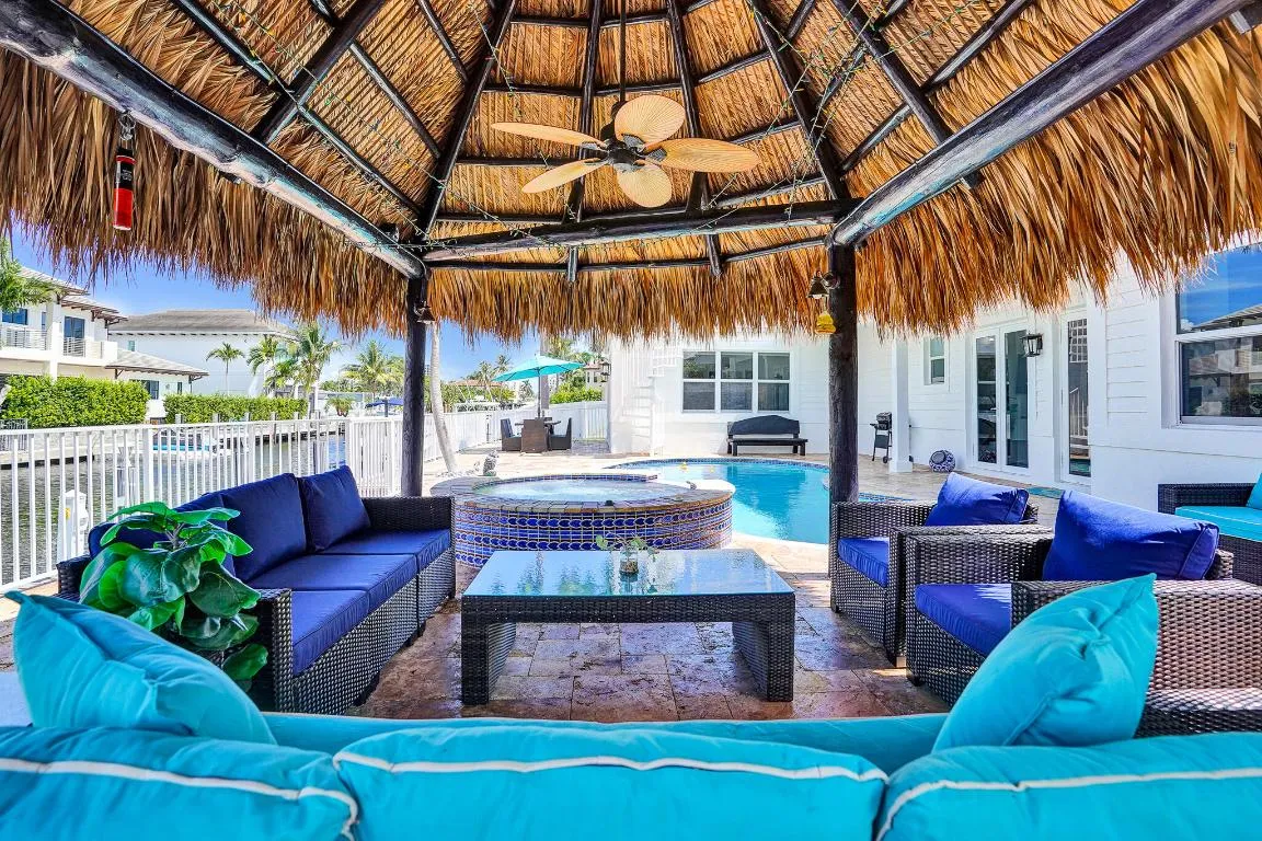 Tiki Hut