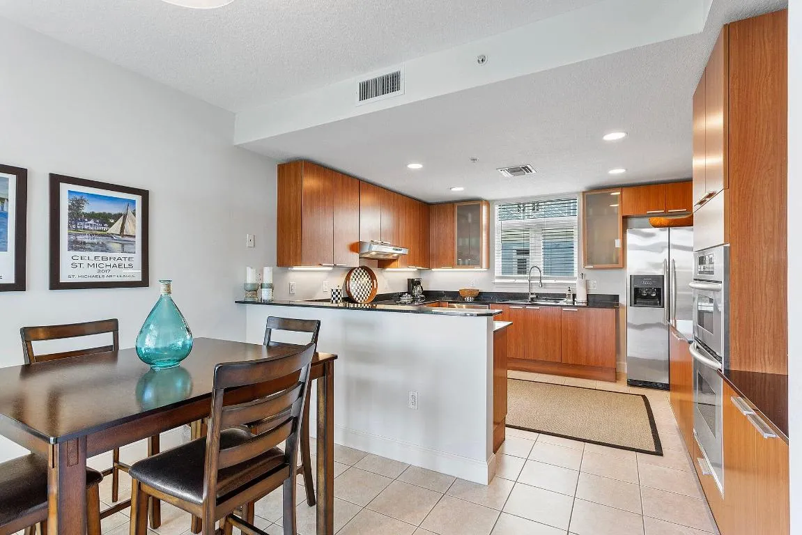 eat in kitchen