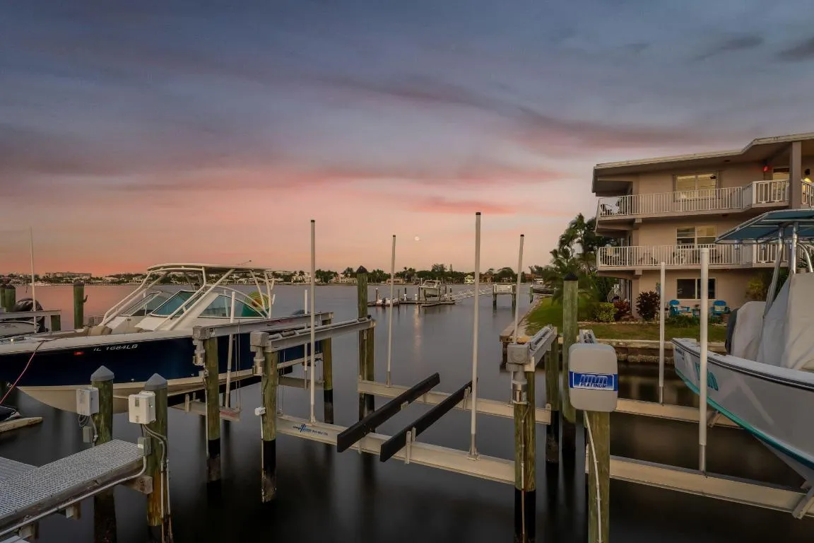Dock Availability
