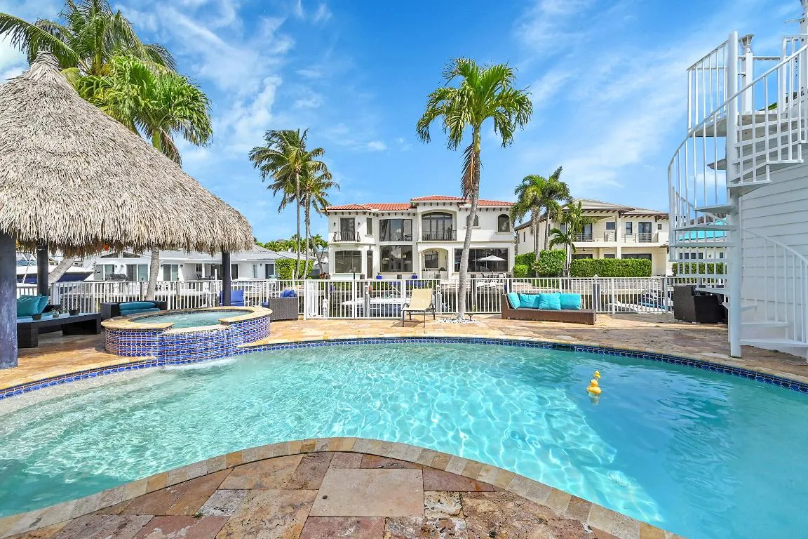 Pool & Patio