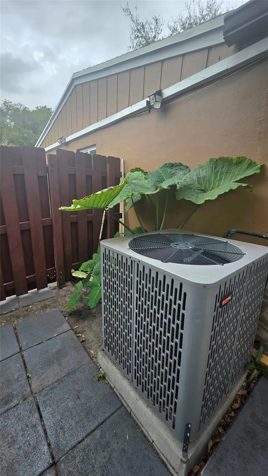 Newer A/C, 2023 unit
