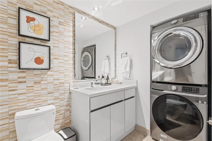 2nd bathroom/laundry