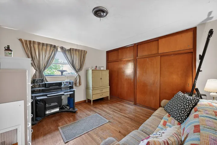 Virtually enhanced 3rd bedroom
