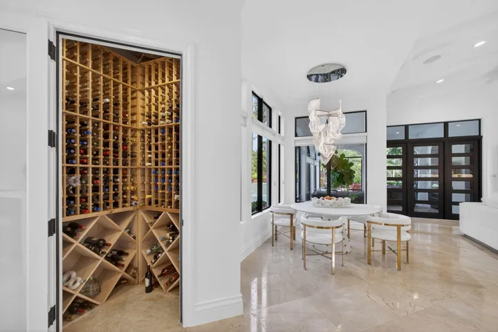 REFRIGERATED WINE CLOSET