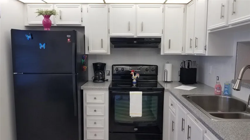 1000223334