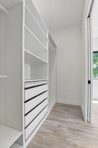 Walking Closet