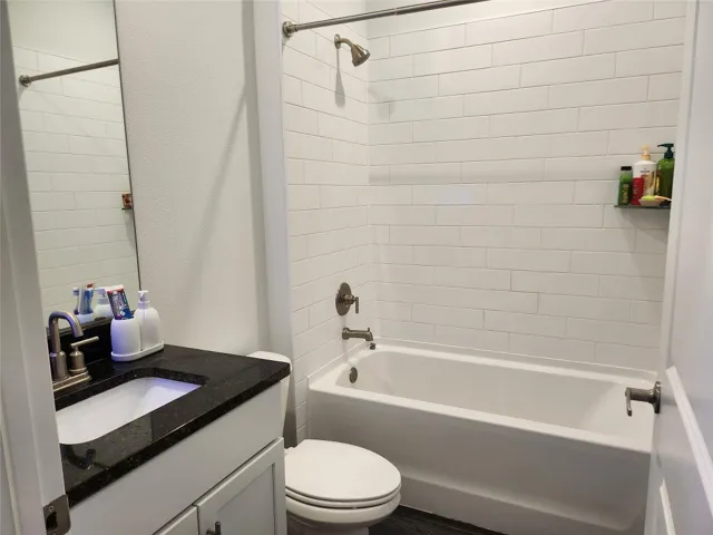 2nd Full Bathroom
