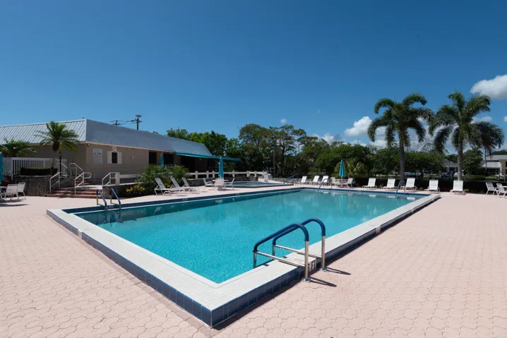 © Clark-9130 SE Riverfront Terrace - L-0