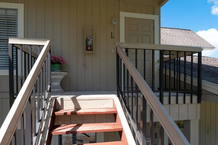 © Clark-9130 SE Riverfront Terrace - L-0