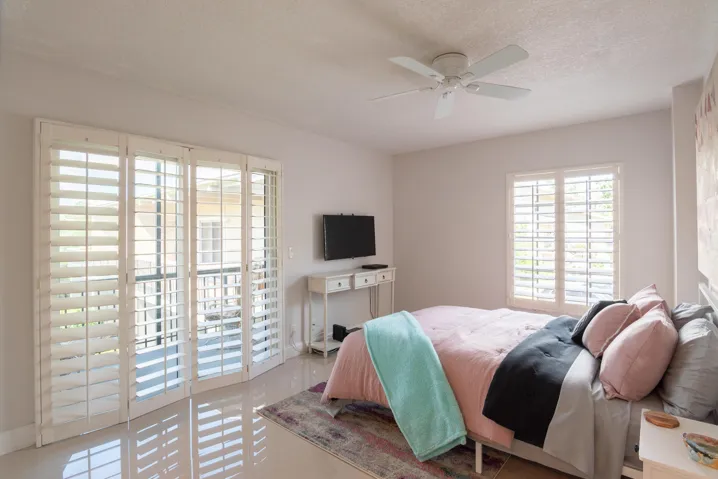 © Clark-9130 SE Riverfront Terrace - L-0