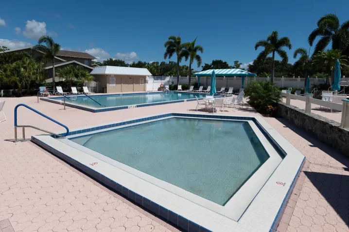 © Clark-9130 SE Riverfront Terrace - L-0