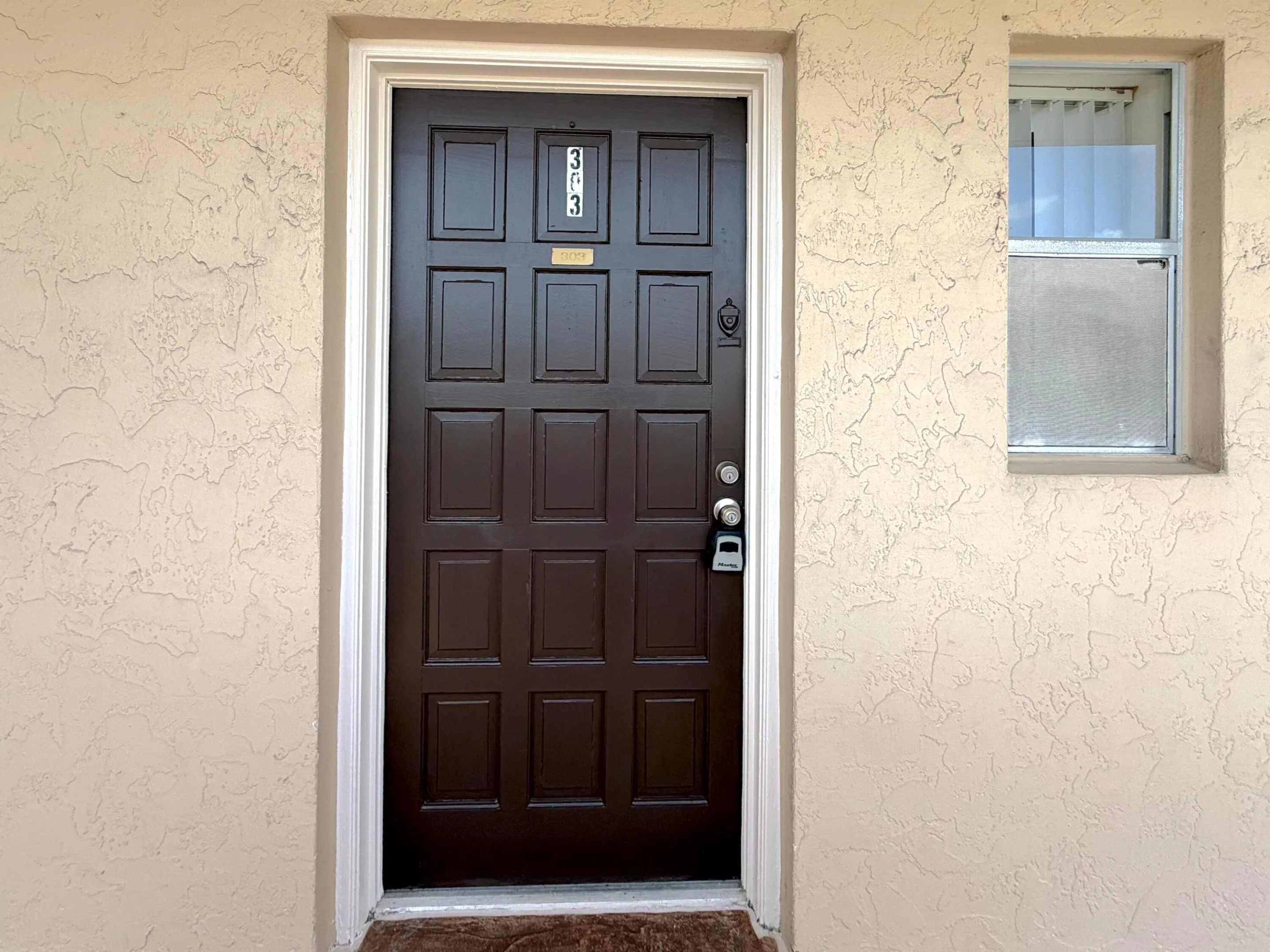 Freshly painted front​​‌​​​​‌​​‌‌​‌‌​​​‌‌​‌​‌​‌​​​‌​​ door